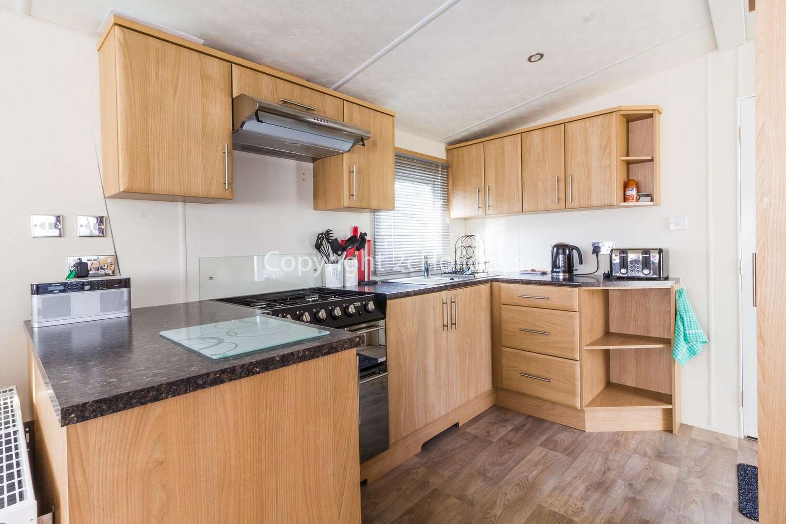 A fully equipped kitchen, perfect for self-catering holidays!
