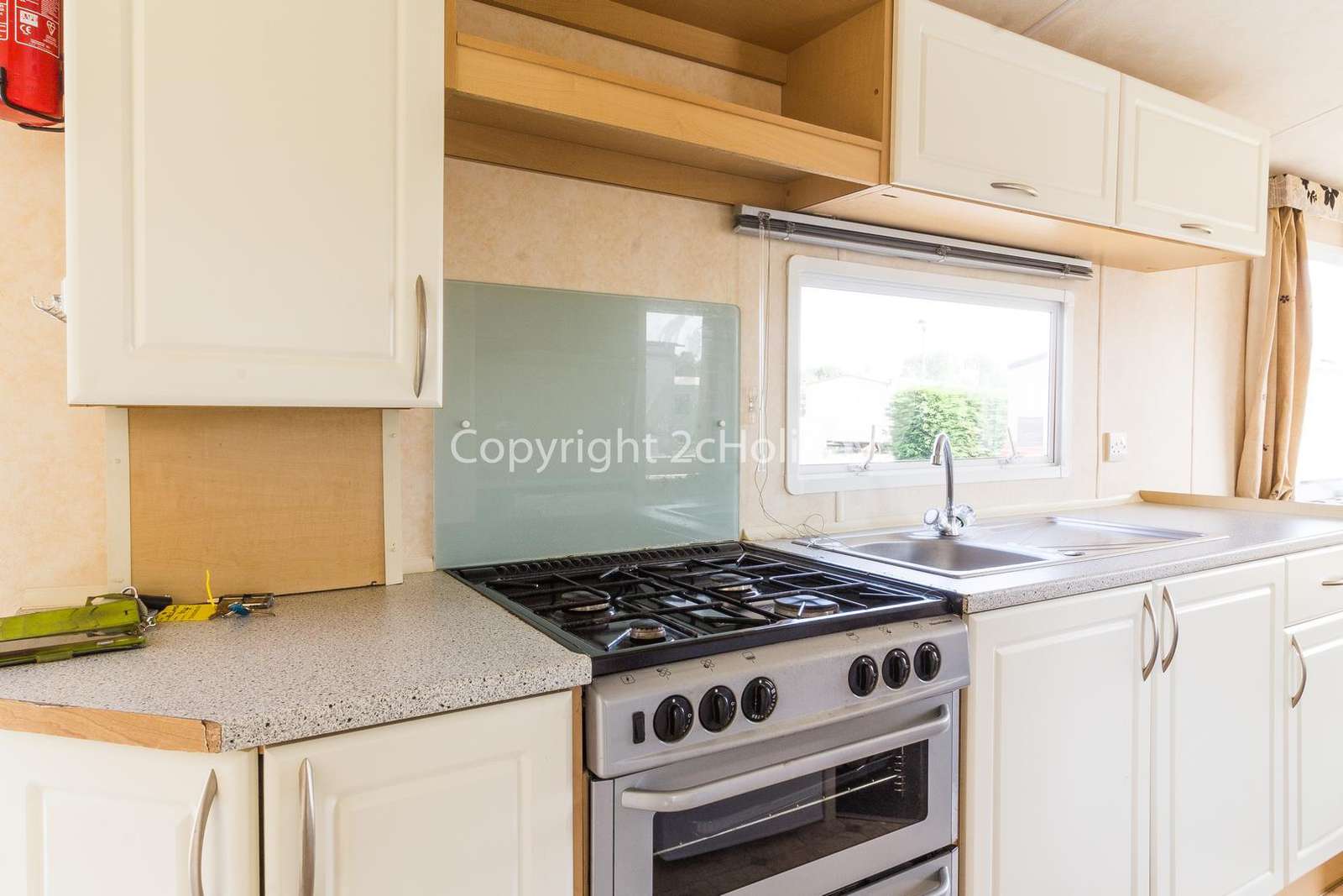 Fully equipped kitchen, perfect for self-catering holidays