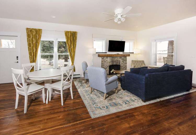 Aspen Grove Cottage Preview 0