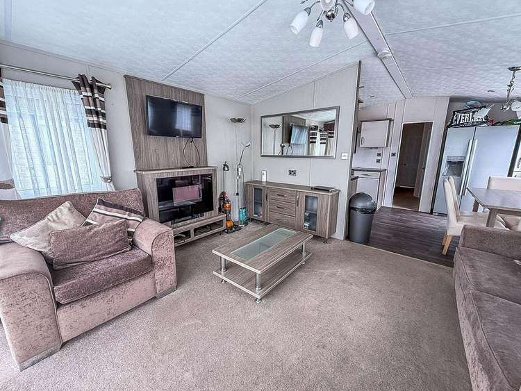 20017CV⭐ – Church View area, 3 bed, 8 berth caravan with decking. Opal rated. Preview 4