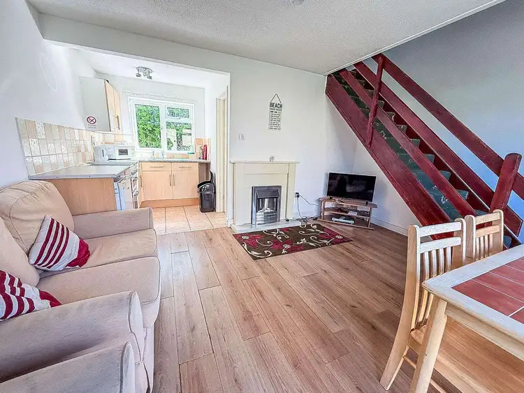 18152B⭐ – Bermuda, 2 bed, 4 berth chalet with D/G & electric heaters throughout. Ruby rated. Preview 1