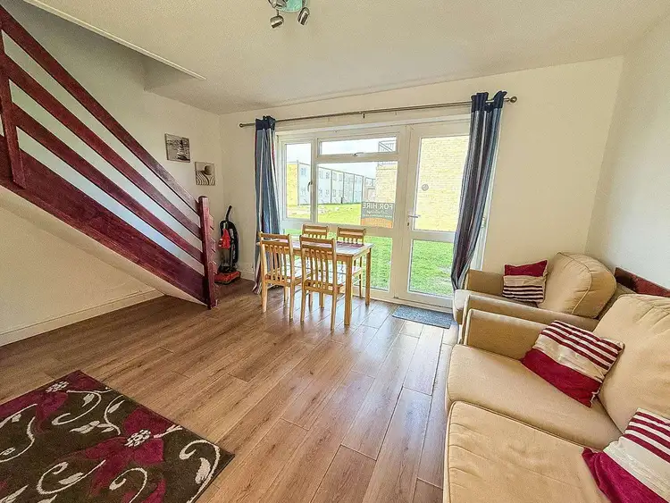 18152B⭐ – Bermuda, 2 bed, 4 berth chalet with D/G & electric heaters throughout. Ruby rated. Preview 4