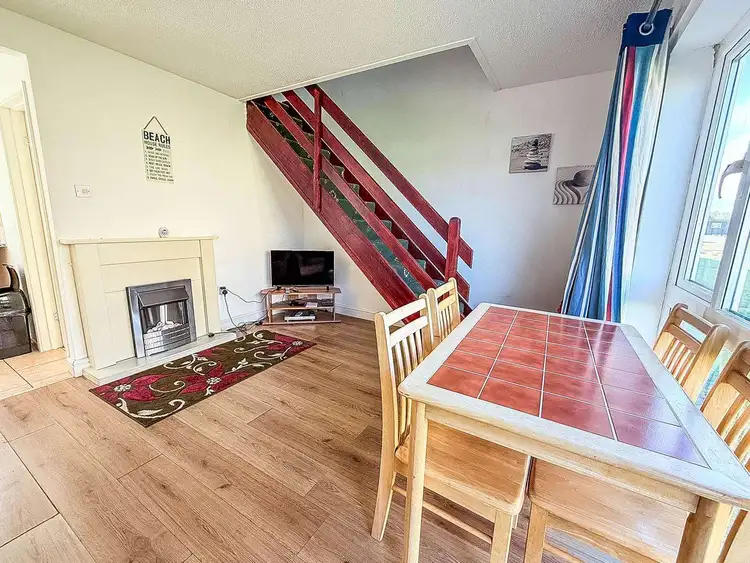 18152B⭐ – Bermuda, 2 bed, 4 berth chalet with D/G & electric heaters throughout. Ruby rated. Preview 2