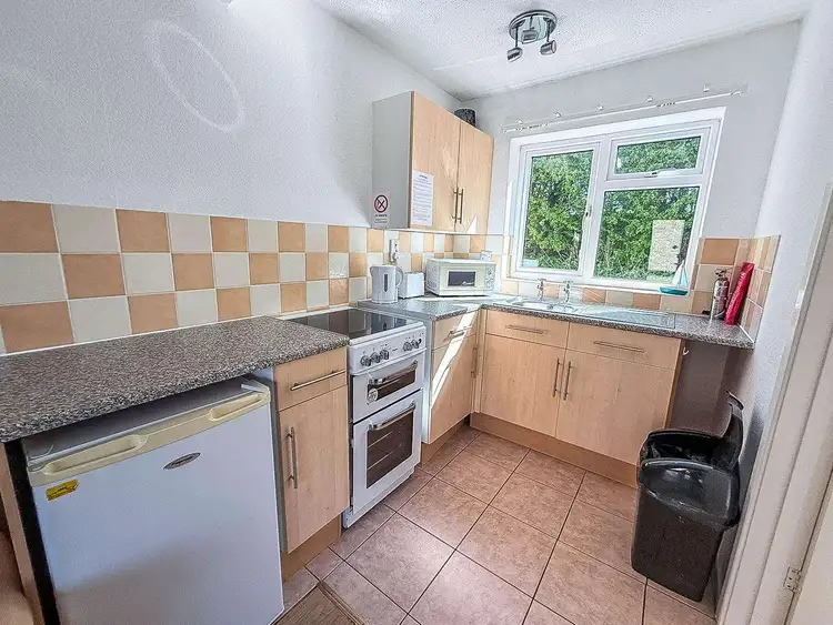 18152B⭐ – Bermuda, 2 bed, 4 berth chalet with D/G & electric heaters throughout. Ruby rated. Preview 5
