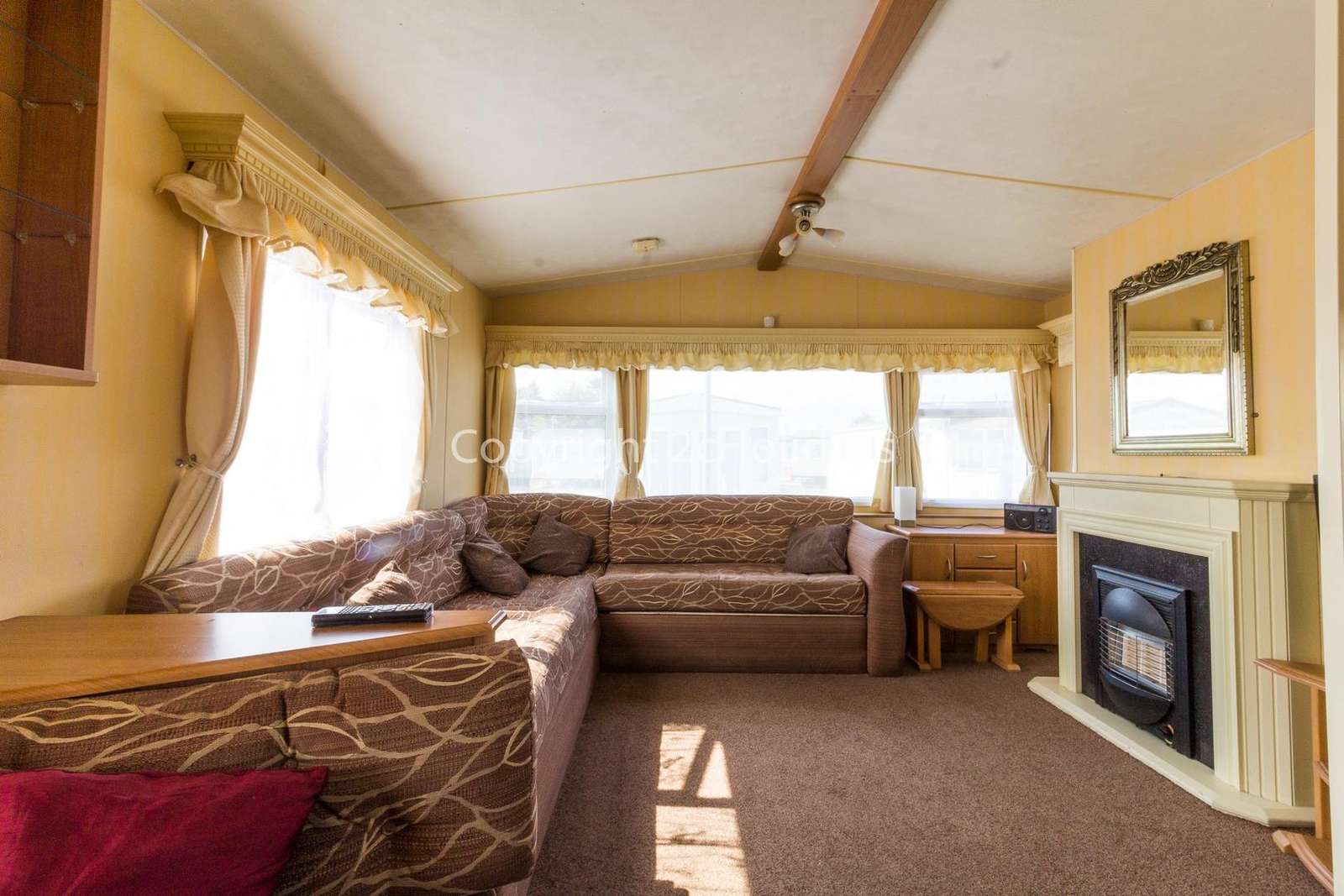 Spacious lounge, ideal for families!