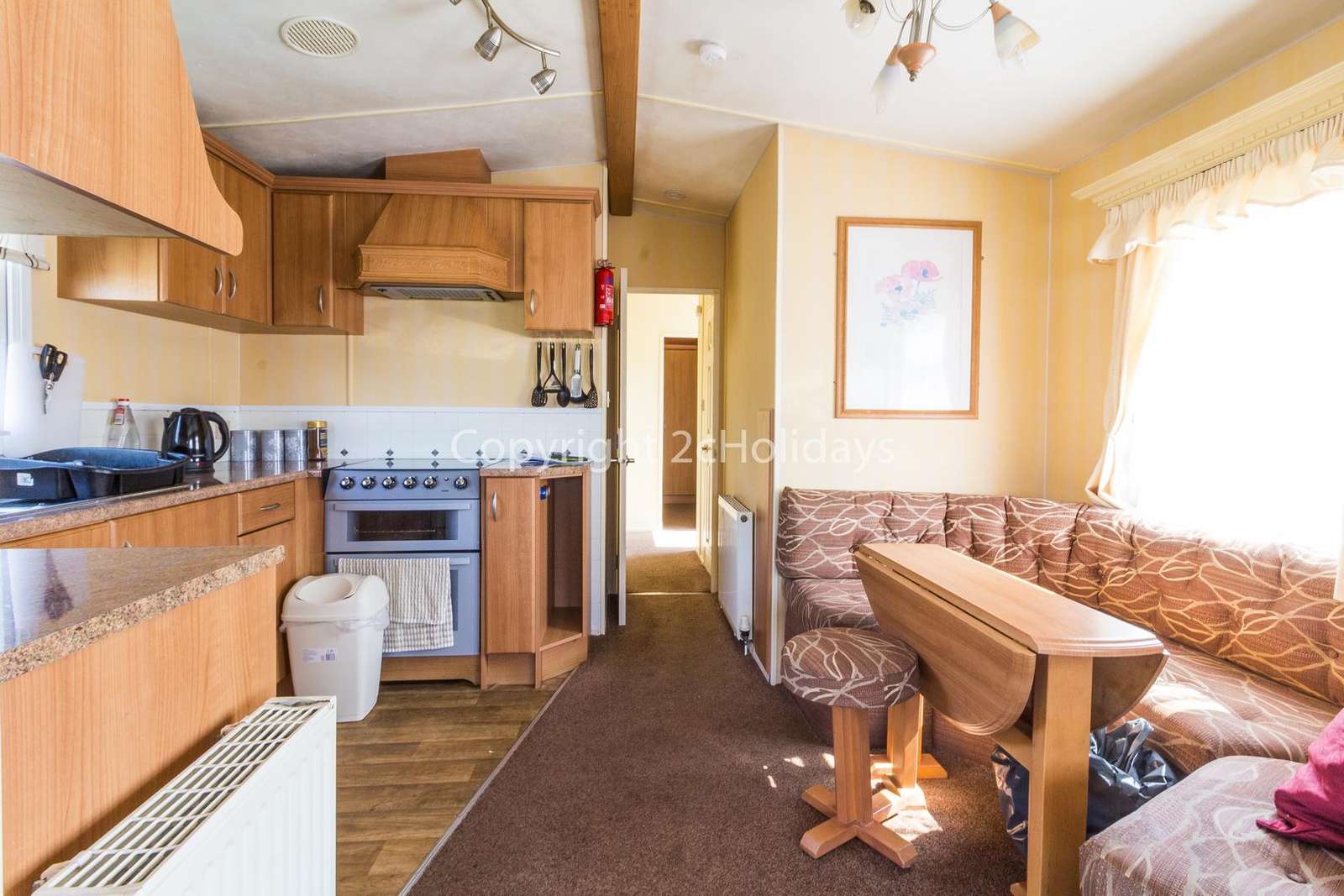 Open plan kitchen/dining area, ideal for families!