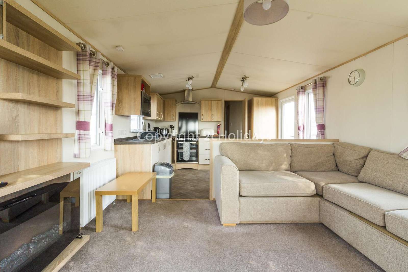 Spacious living area leading to the kitchen/diner!