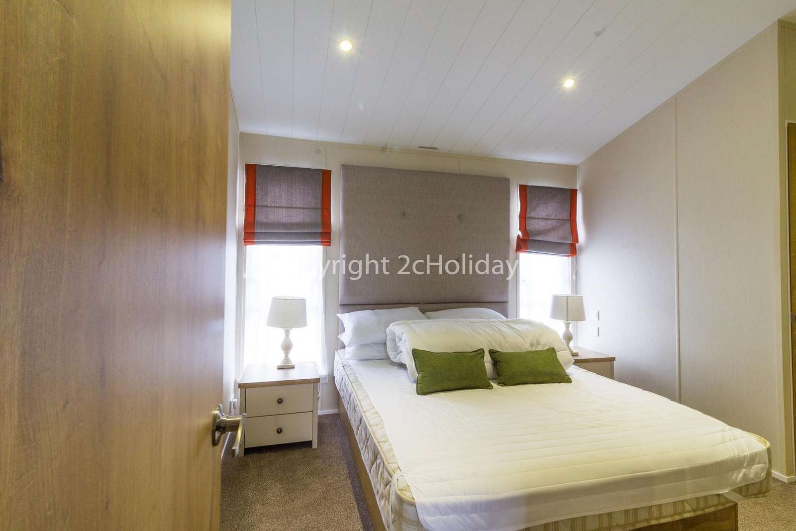Great size master bedroom!