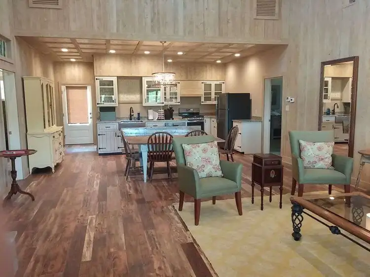 Hanging Rock Cabin Preview 0