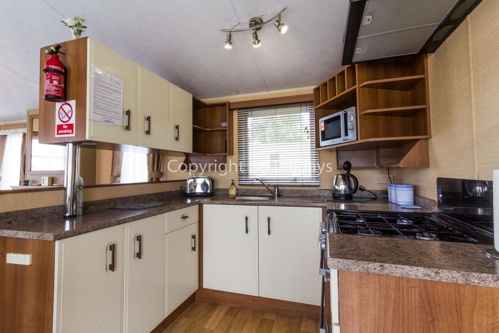 A fully equipped kitchen, perfect for self-catering holidays!
