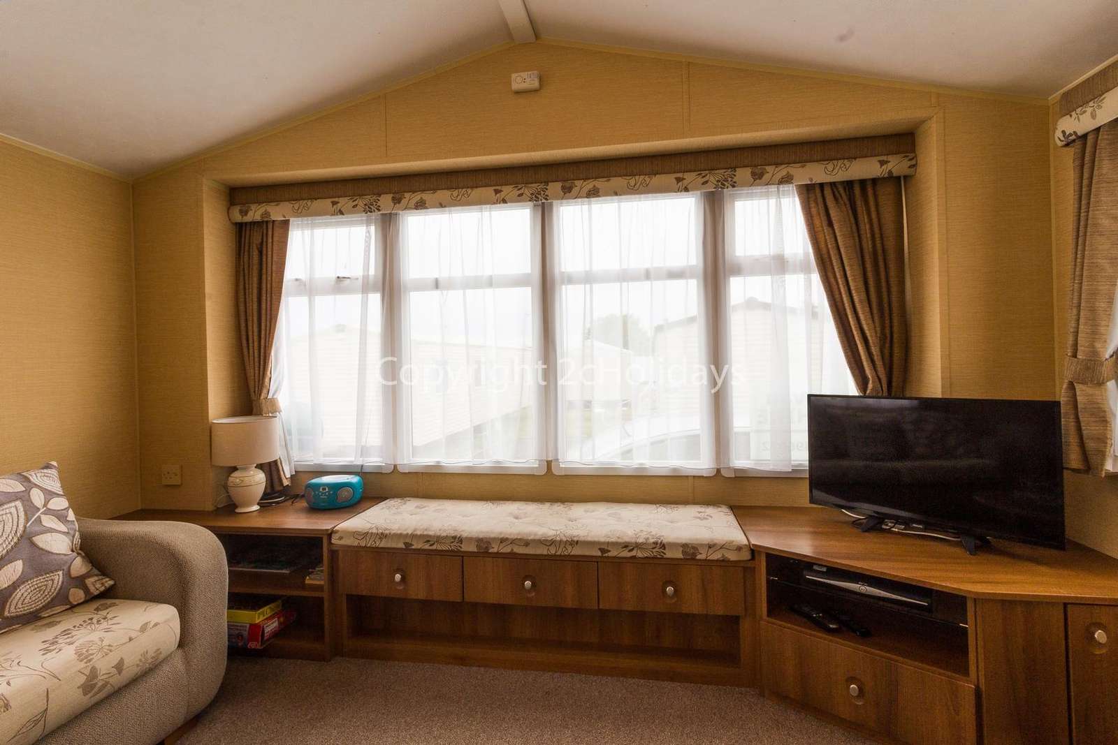 Come and stay in this private accommodation at Hopton Holiday Village.