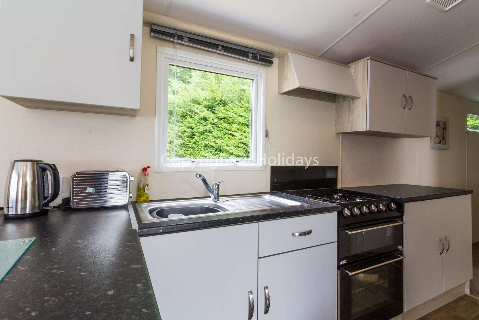 A fully equipped kitchen, perfect for self-catering holidays!