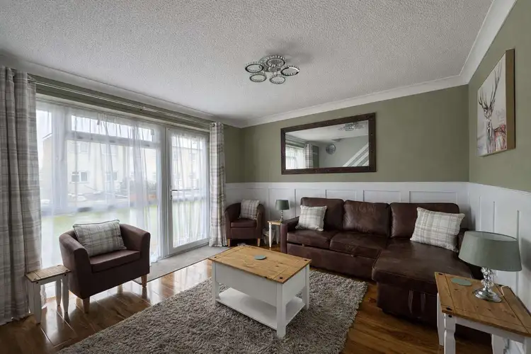 18117B⭐ – Bermuda, 3 bed, 8 berth chalet with free unlimited Wi-Fi. Diamond rated. Preview 3
