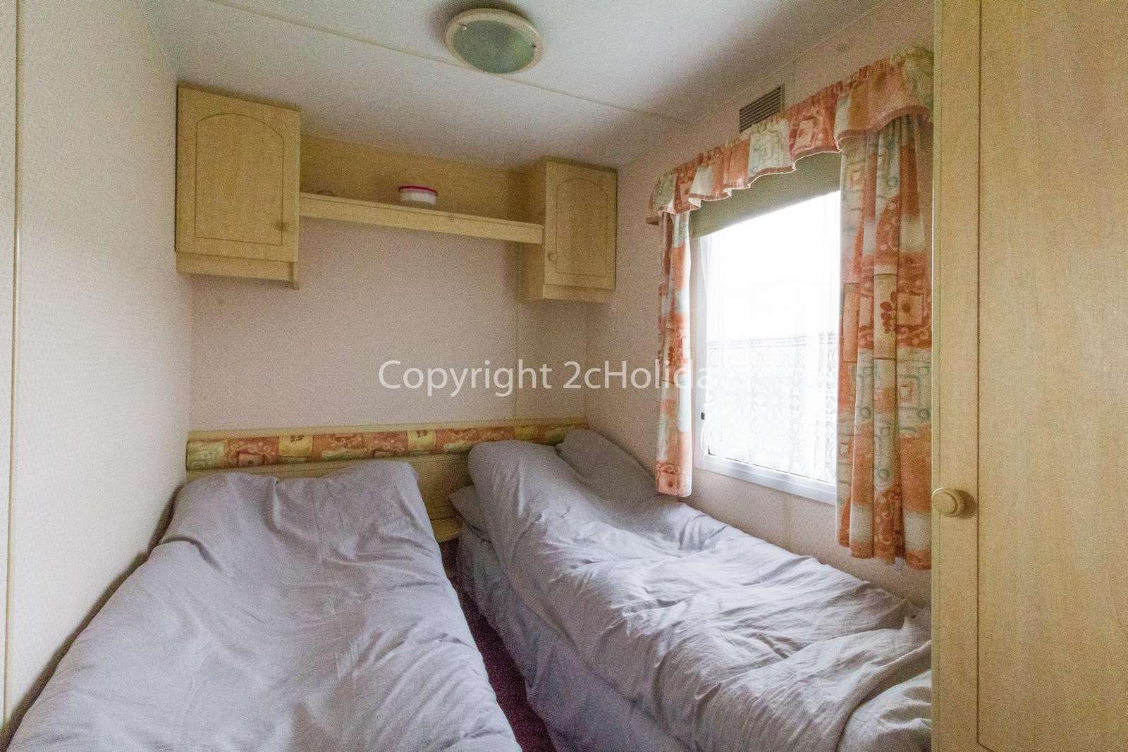 Cosy twin bedroom