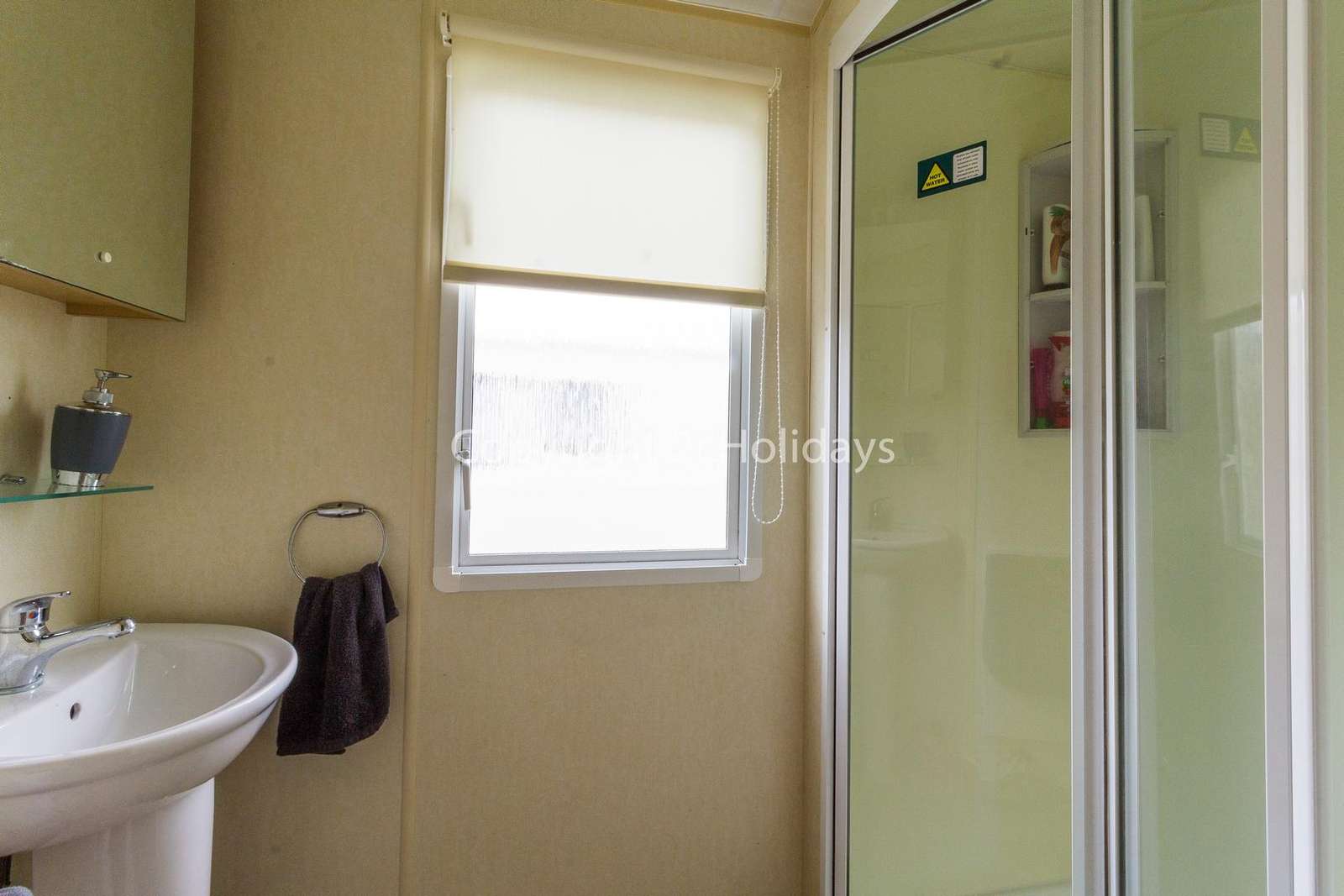 A great size family washroom!