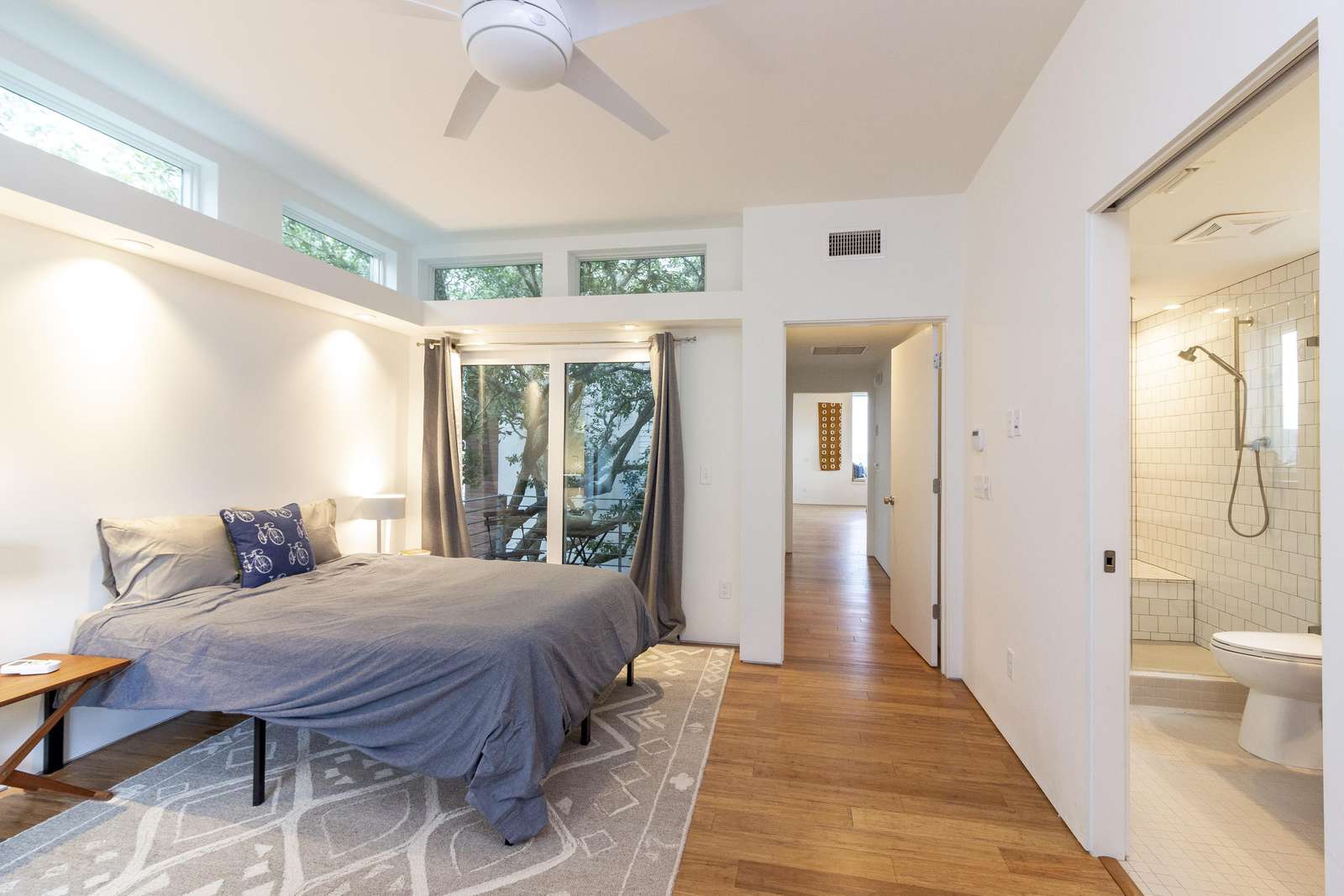 Master Bedroom with En'Suite Bath
