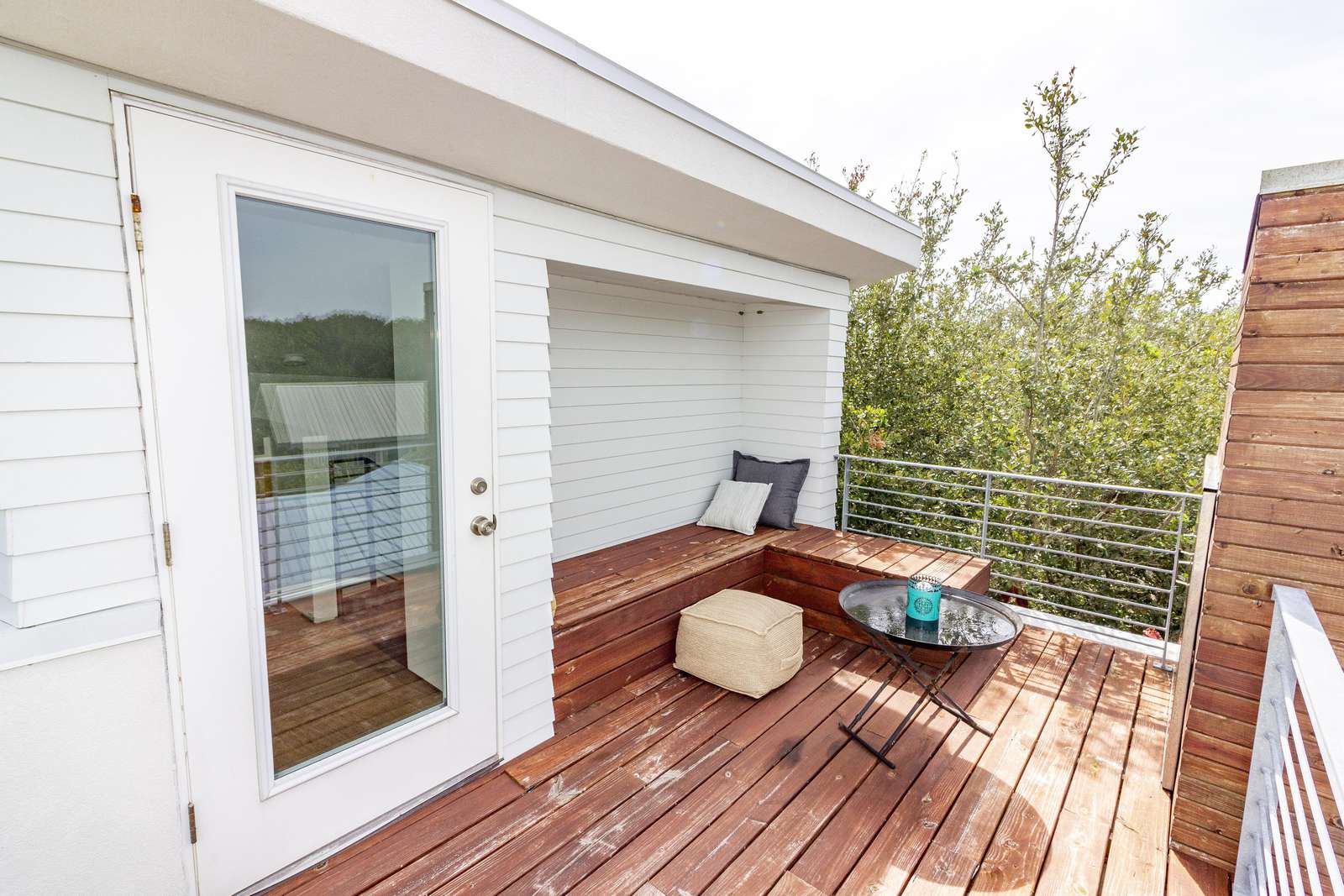 3rd floor Outdoor Balcony