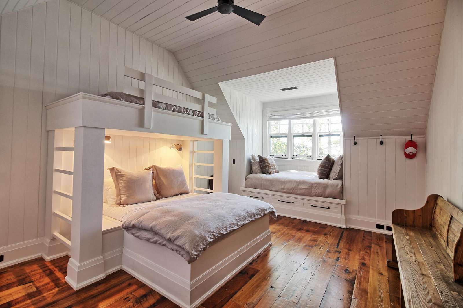 Bunk room (double bottom bunk)