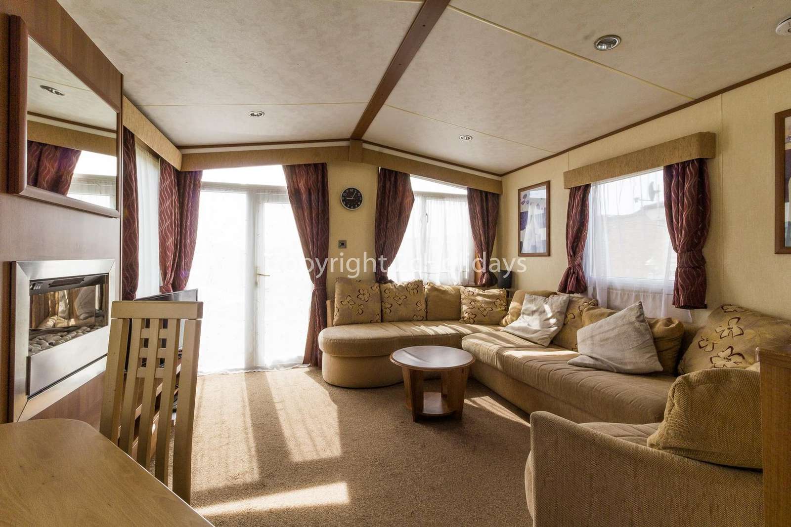 Cosy lounge with a gas fire!
