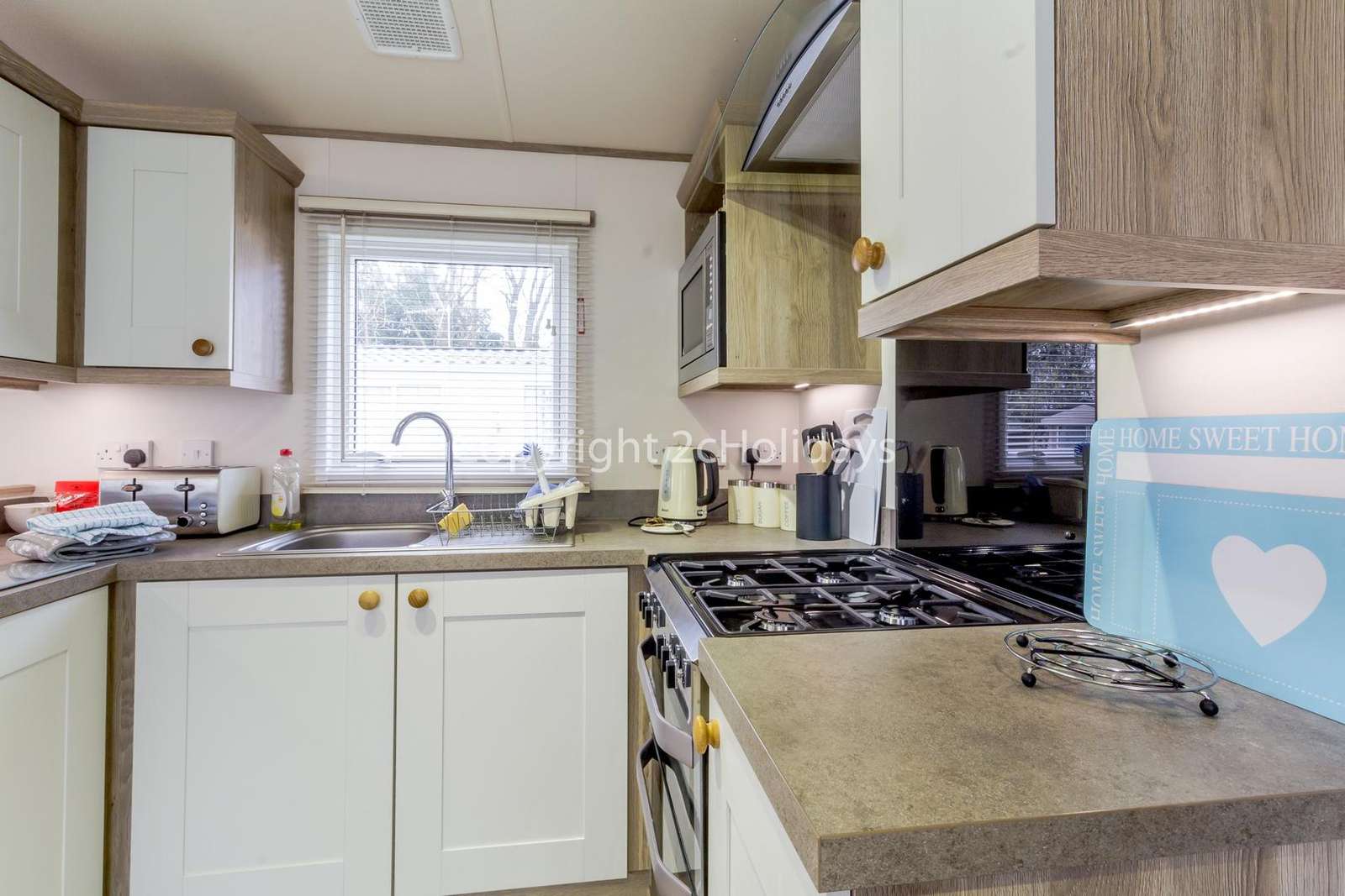 Check out our great reviews on Google for Broadland Sands.
