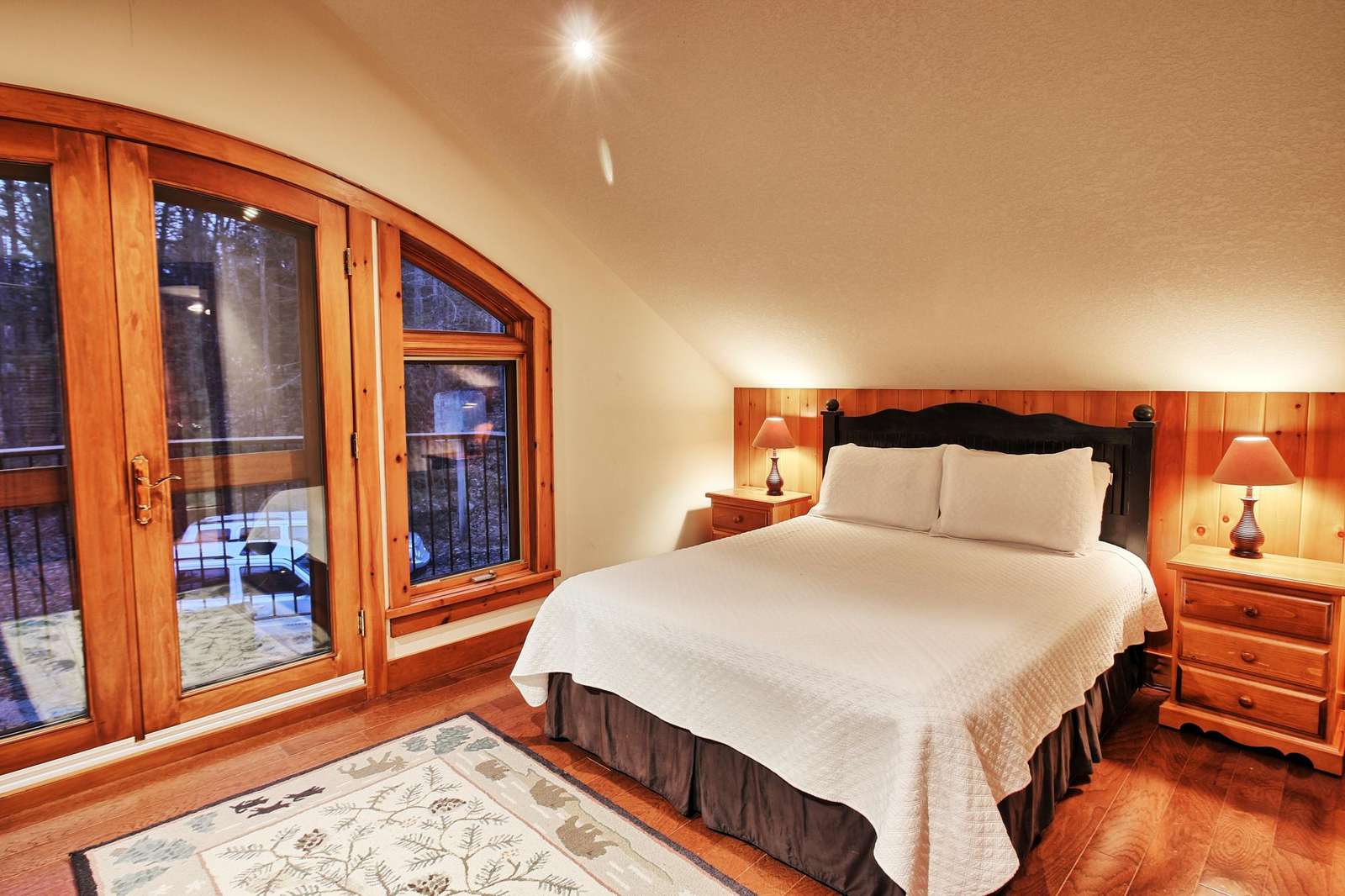 Queen Bedroom