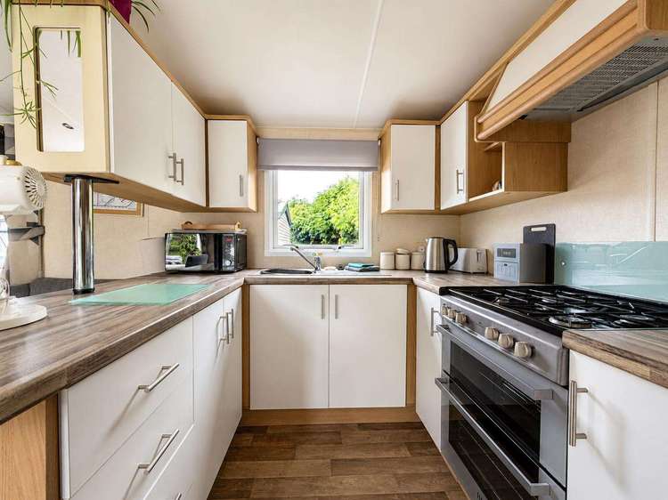 10006G⭐ – G area (at Yare village) 3 bed, 8 berth caravan with D/G and C/H. Ruby rated. Preview 5