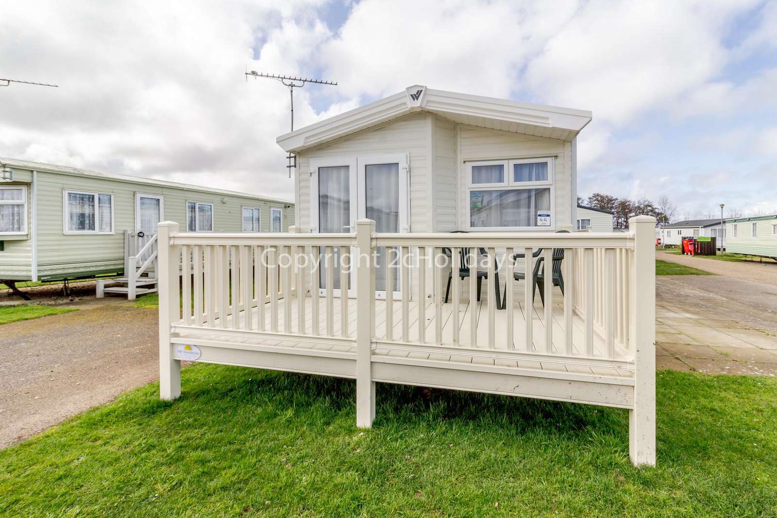 Deluxe 6 berth caravan on a brilliant park