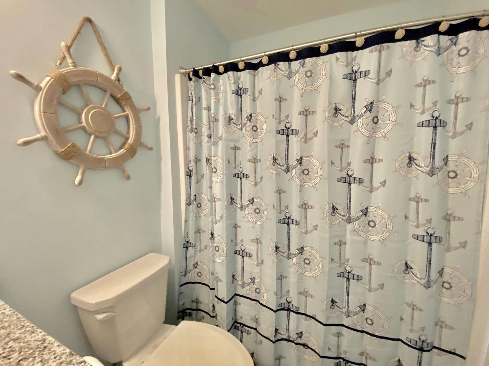 Guest bathroom, tub/shower combo