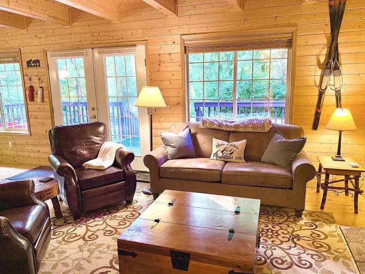 The Knotty Pine Chalet Preview 0