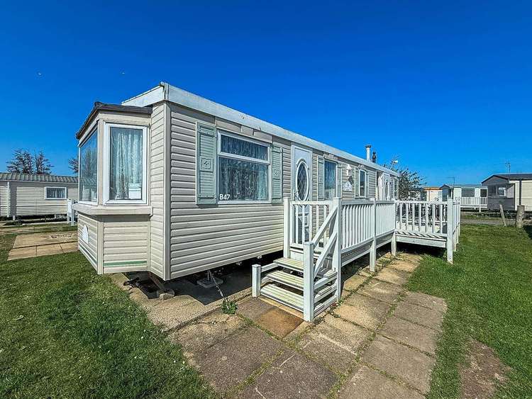 23047B⭐ – Balmoral area, 2 bed, 6 berth caravan with decking. Ruby rated. Preview 0