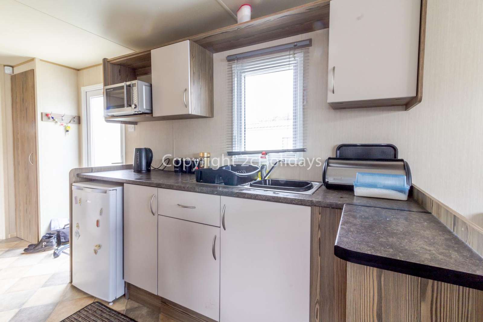 Fully equipped kitchen, perfect for self-catering holidays!