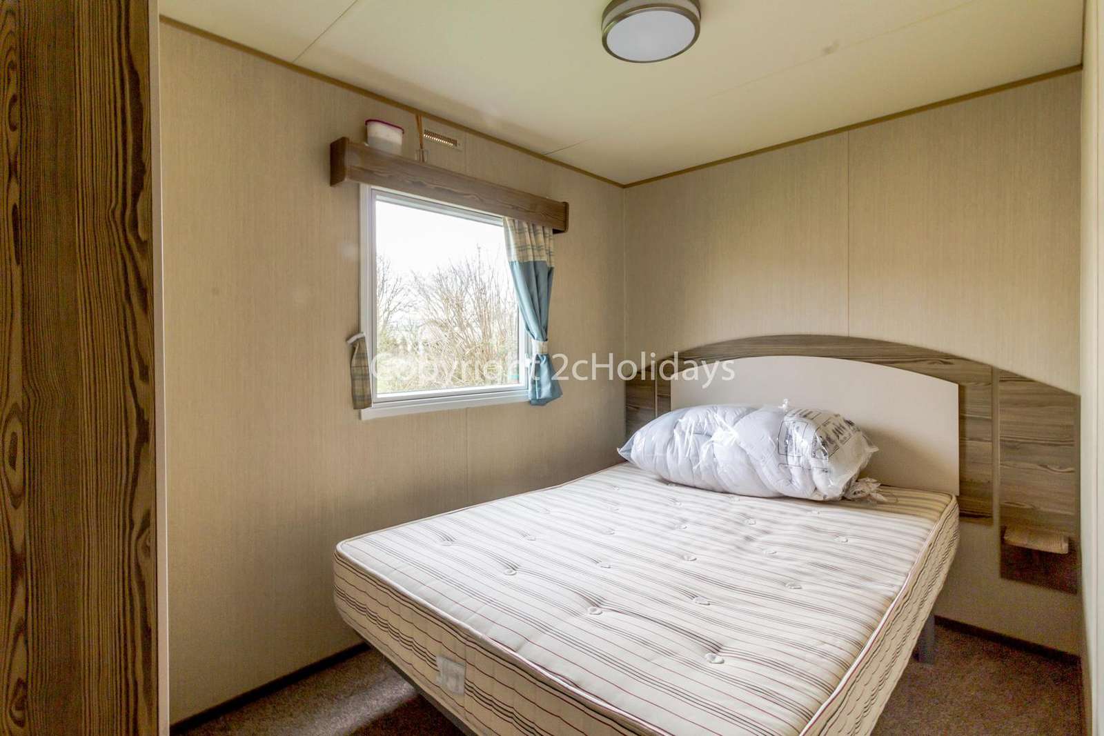 Great size master bedroom!