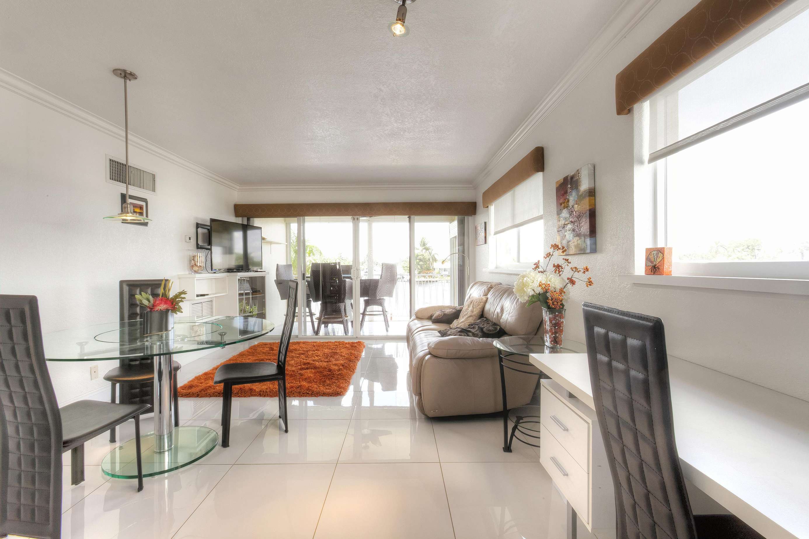 Cameron Condo/Casa Isabella Sabrina Vacation Rental