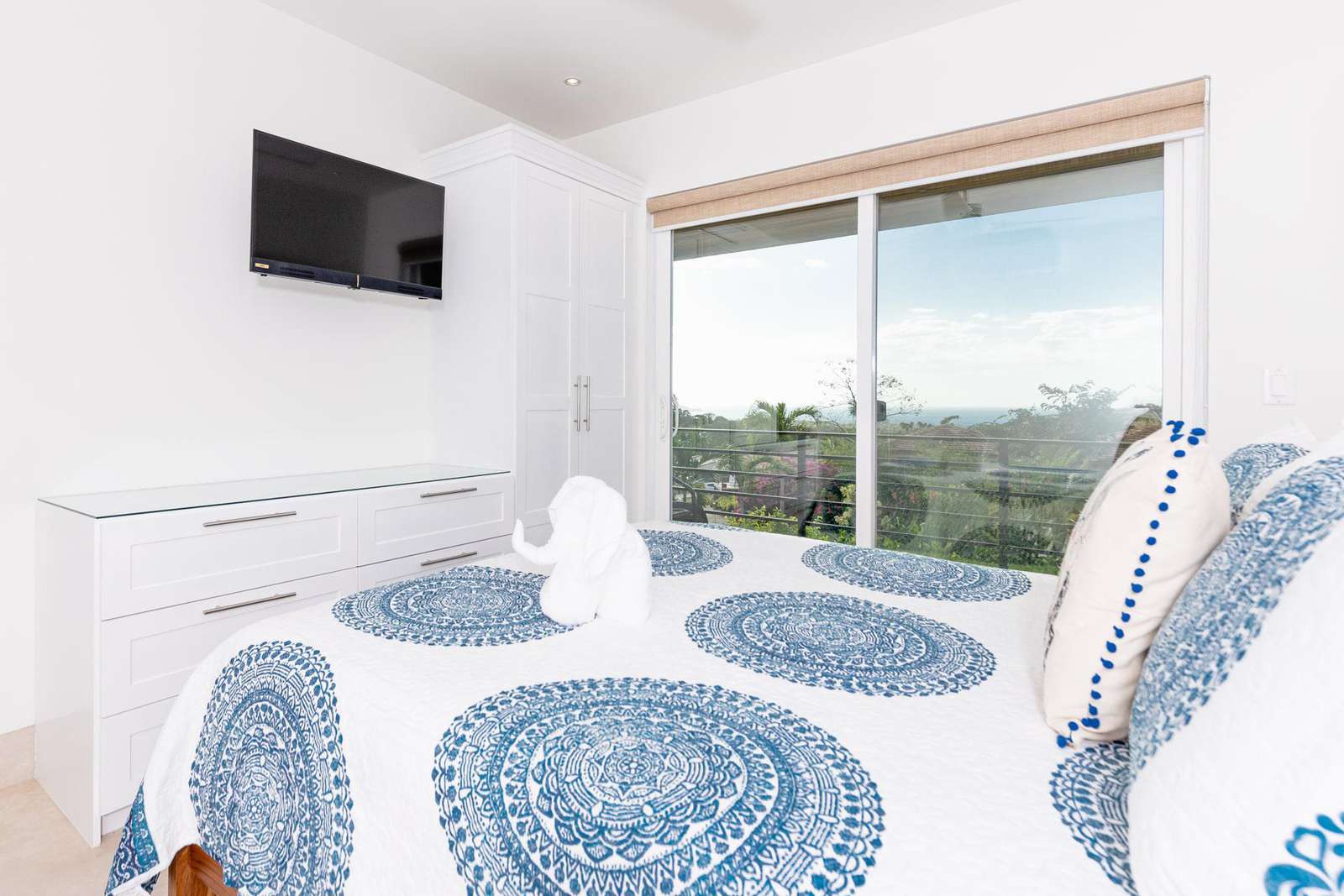 Third bedroom, queen bed