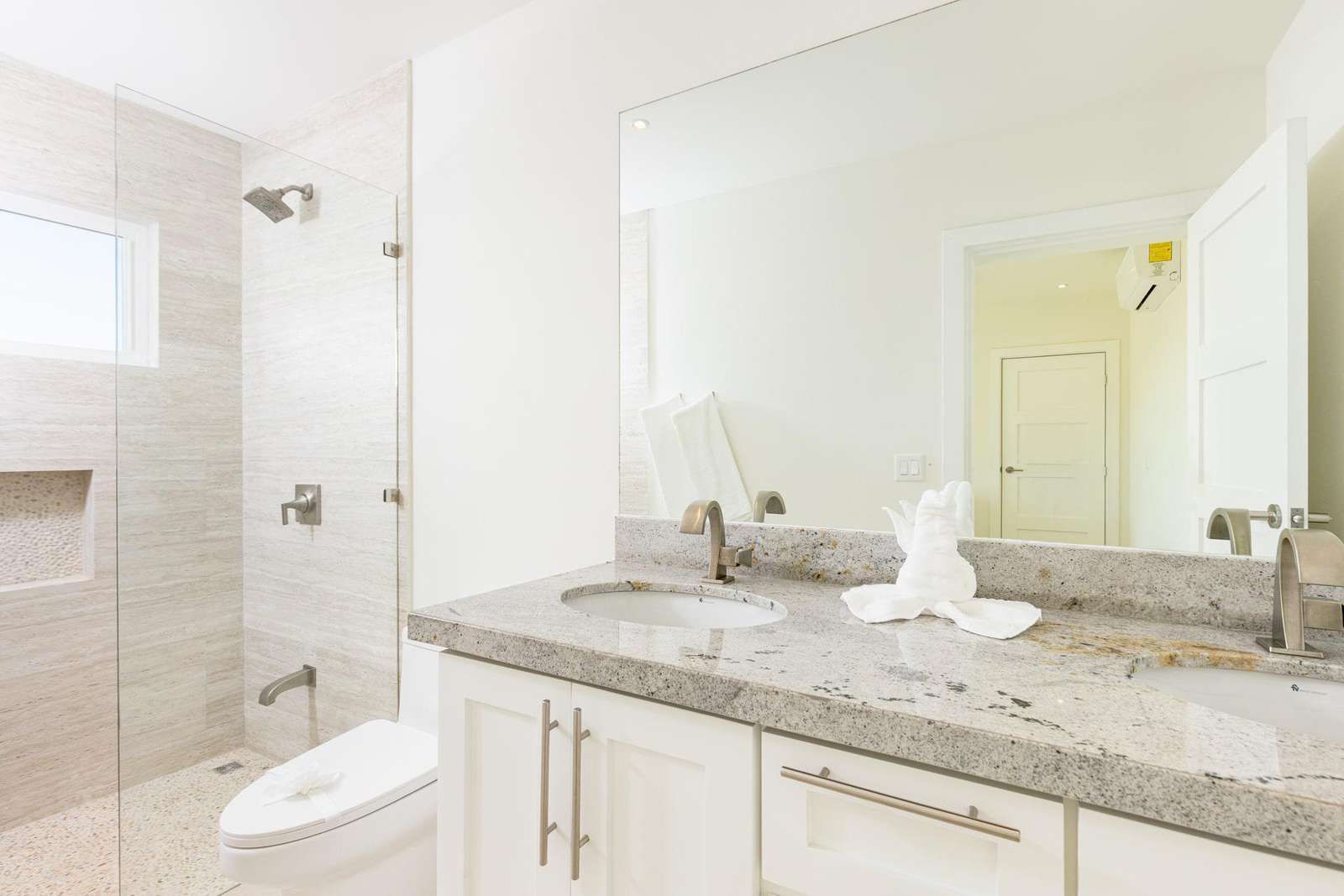 Third bedroom's bathroom