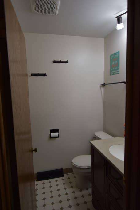 Guest Full Bath