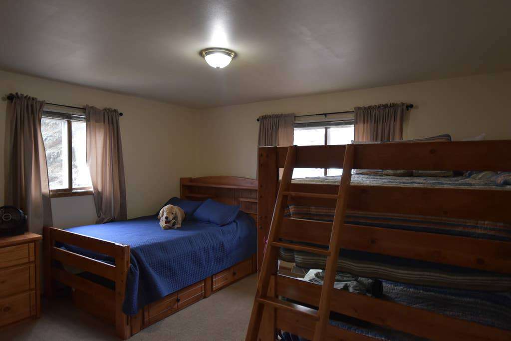 Guest Room/Bunks