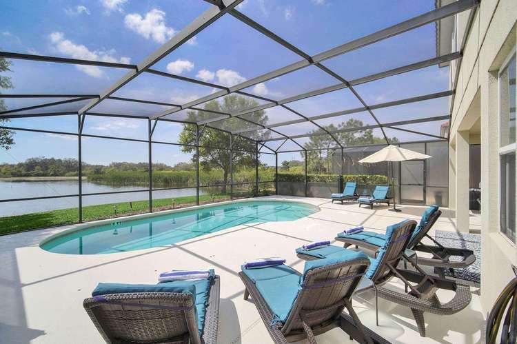 Solterra Stunner – Luxury 6 Bed Villa with South‑Facing Pool and Lagoon Views Preview 0