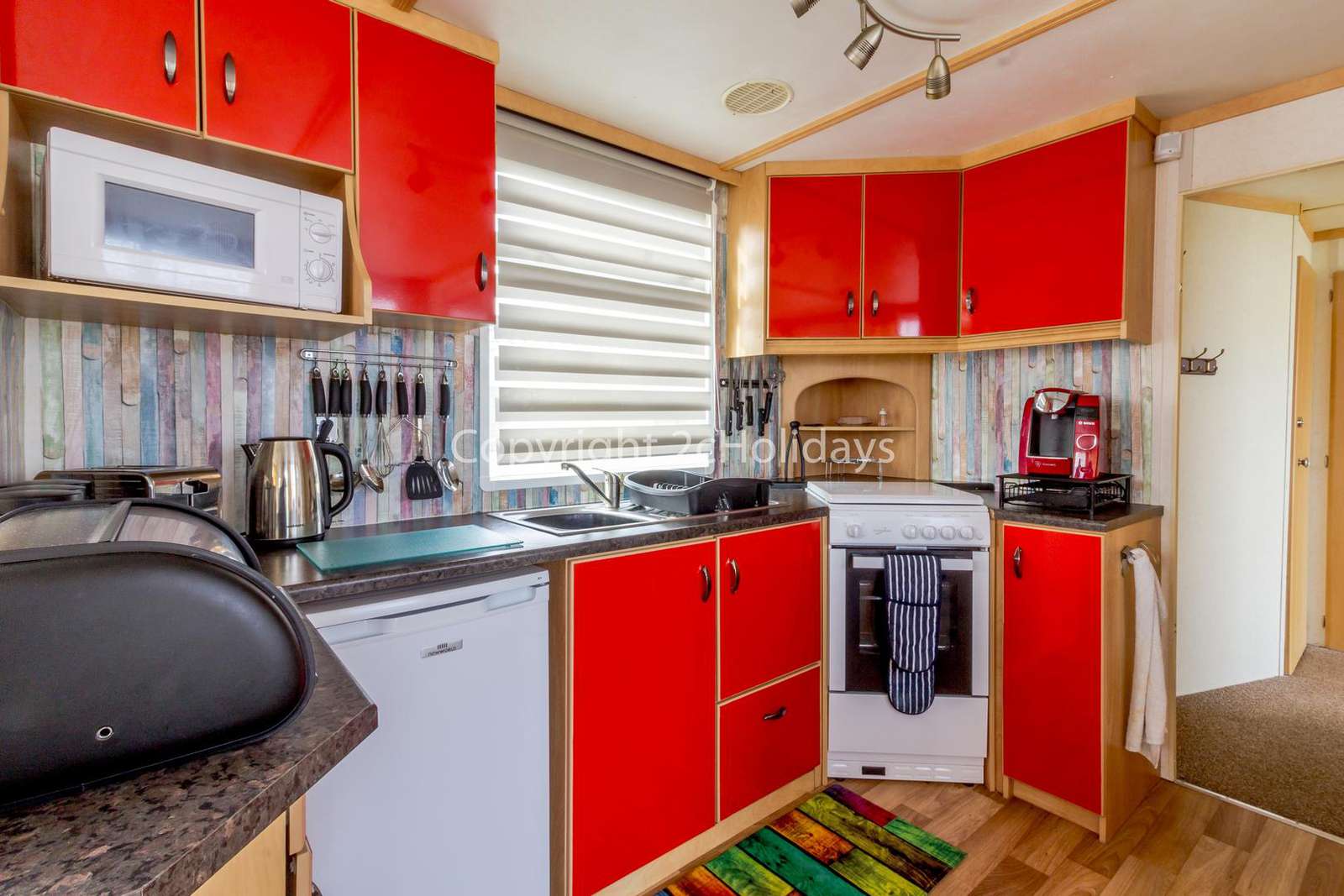 Modern kitchens with a full size oven/hob!