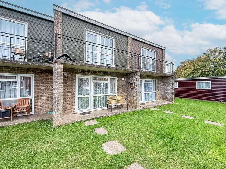 18201B⭐ – Bermuda, 3 bed, 6 berth chalet with D/G & electric heaters. Ruby rated. Preview 0