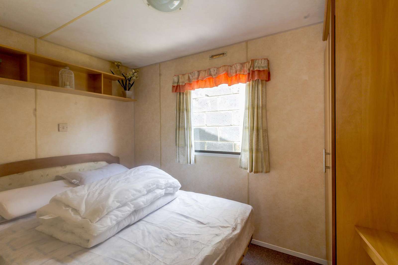 Great size master bedroom!