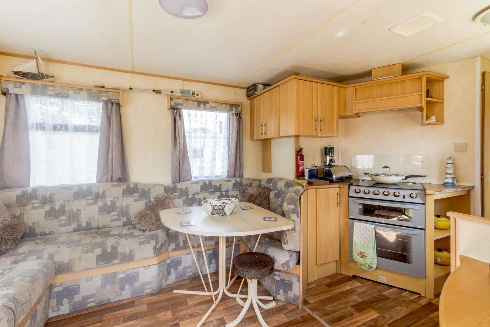 Spacious open plan kitchen/diner