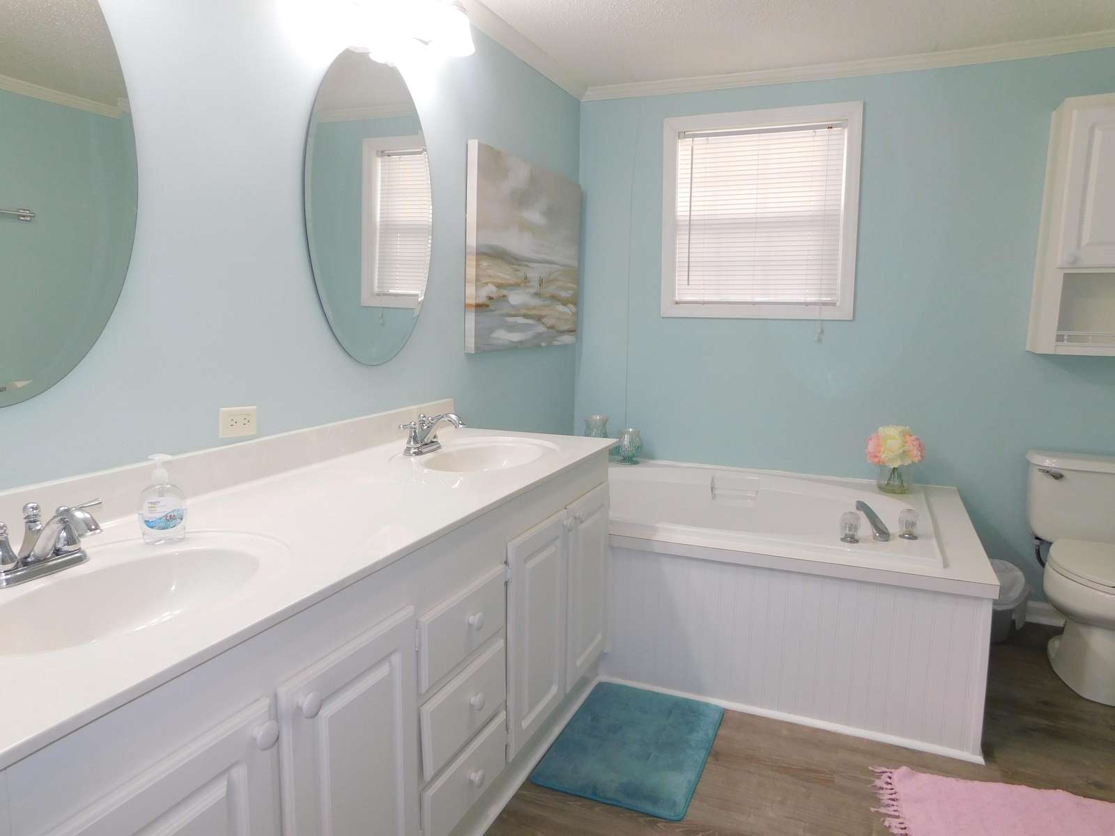 King Master Bath with soaking tub