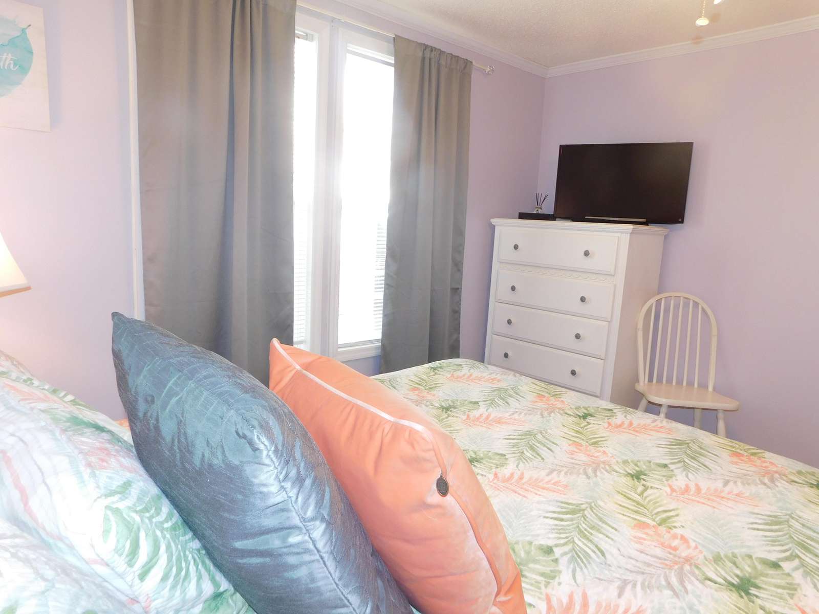 TV in King Bedroom