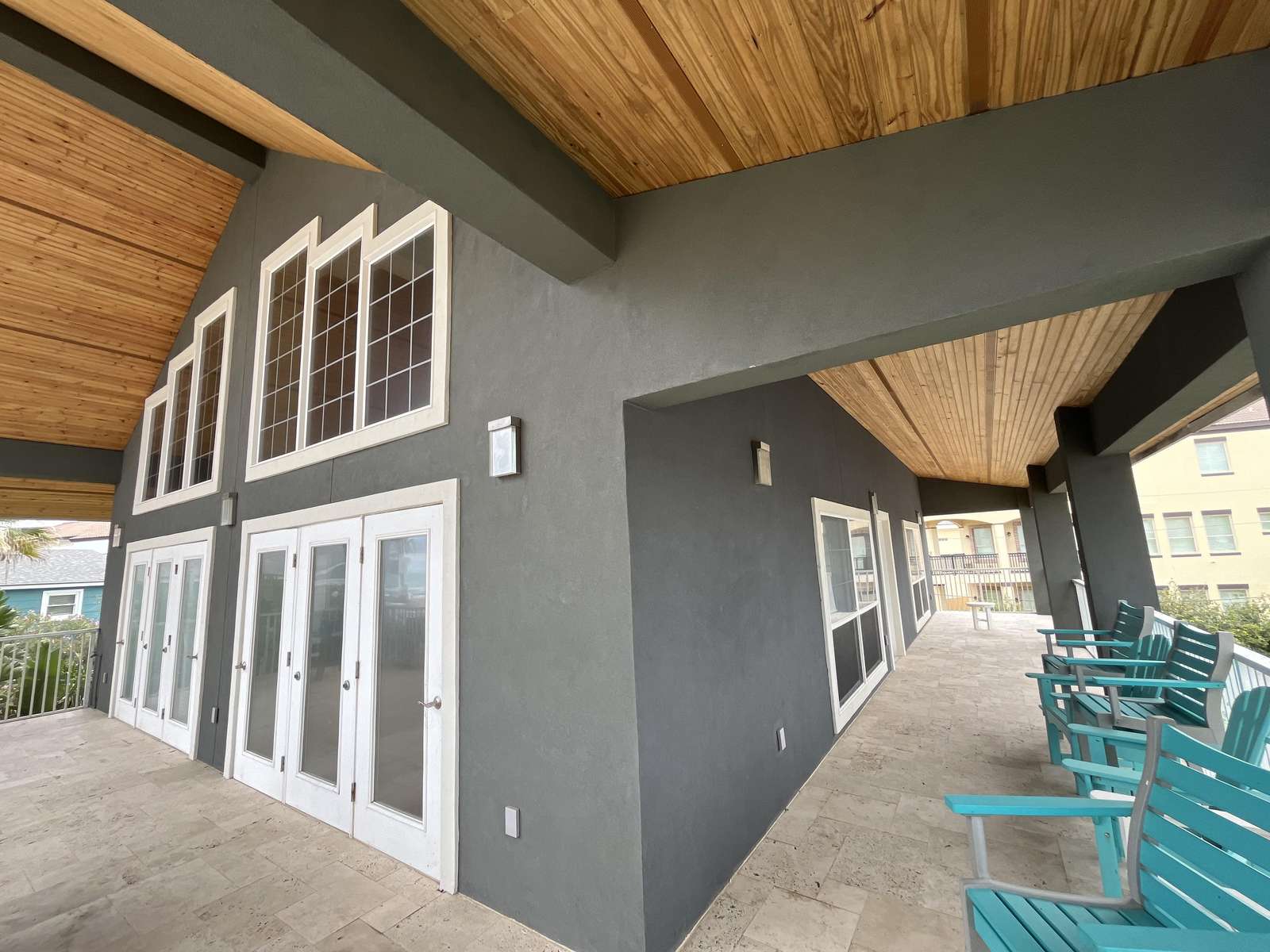 Partial ocean view, ~200 ft from beach Preview 0