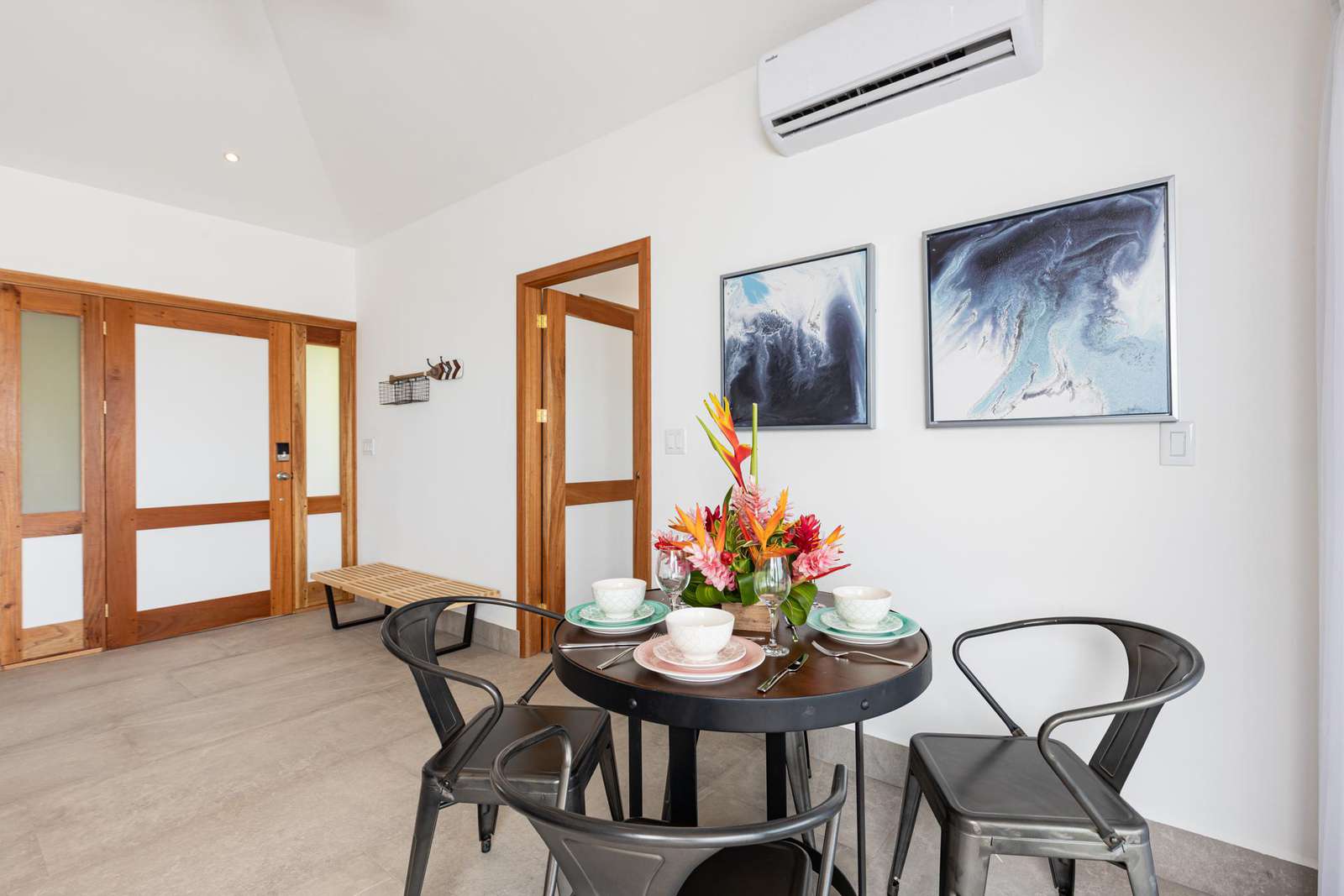 Dining area for 4