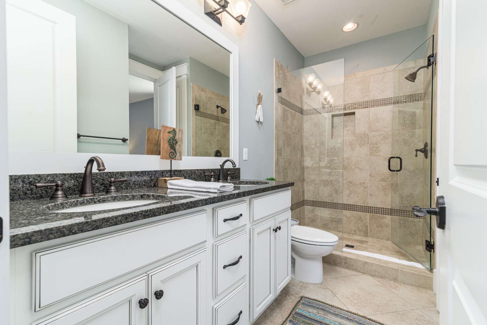 2nd floor hall bath & shower
