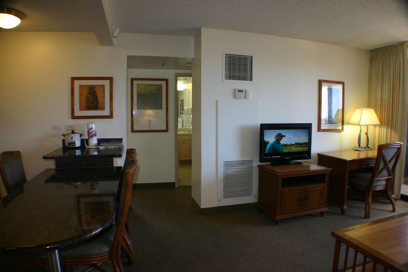 Living Room / Kitchen Island