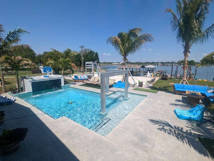 Lakefront presidential guest suite with resort pool / backyard Preview 0