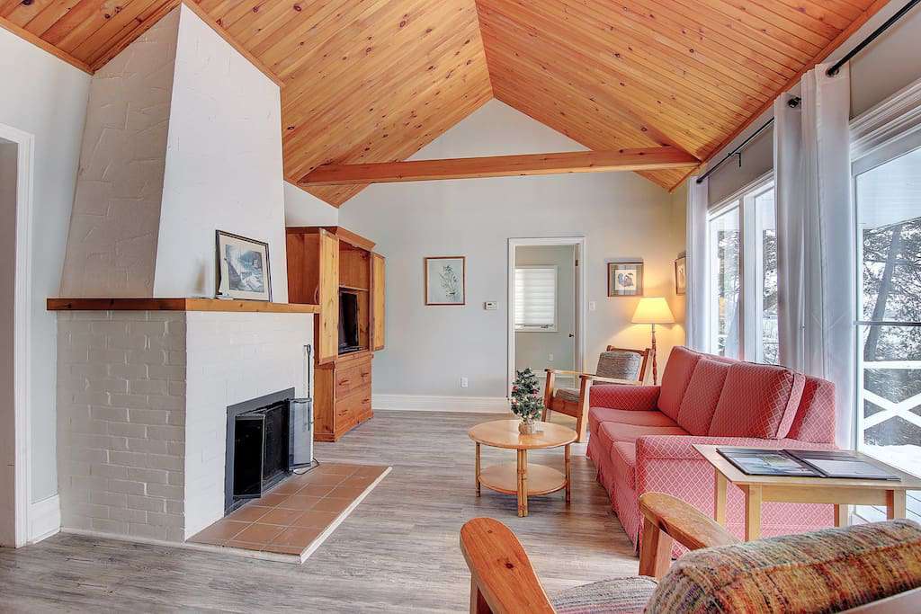 cottage room pic